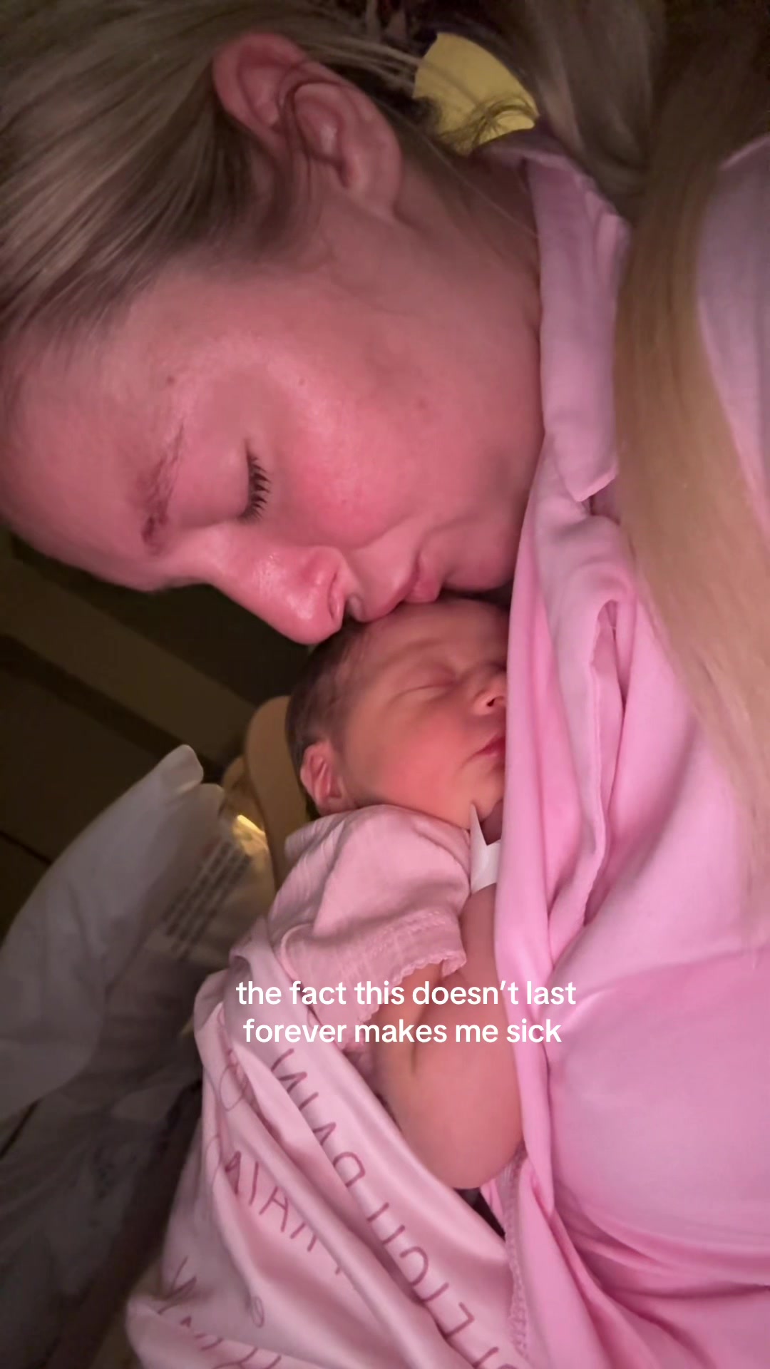 @Mariah | golden fur mom +wifey