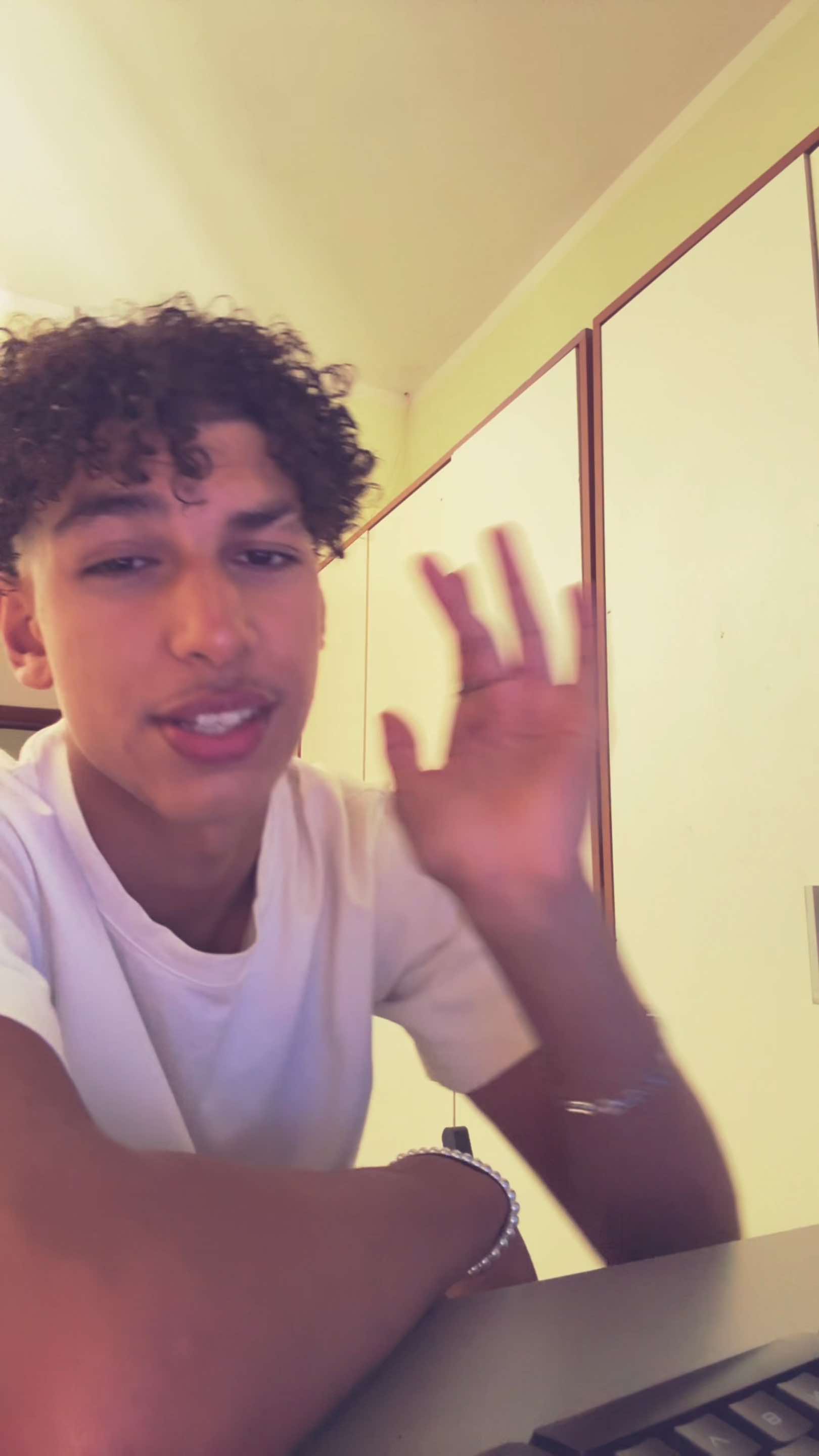 @𝓐🧑🏽&zwj;🦱🇲🇦