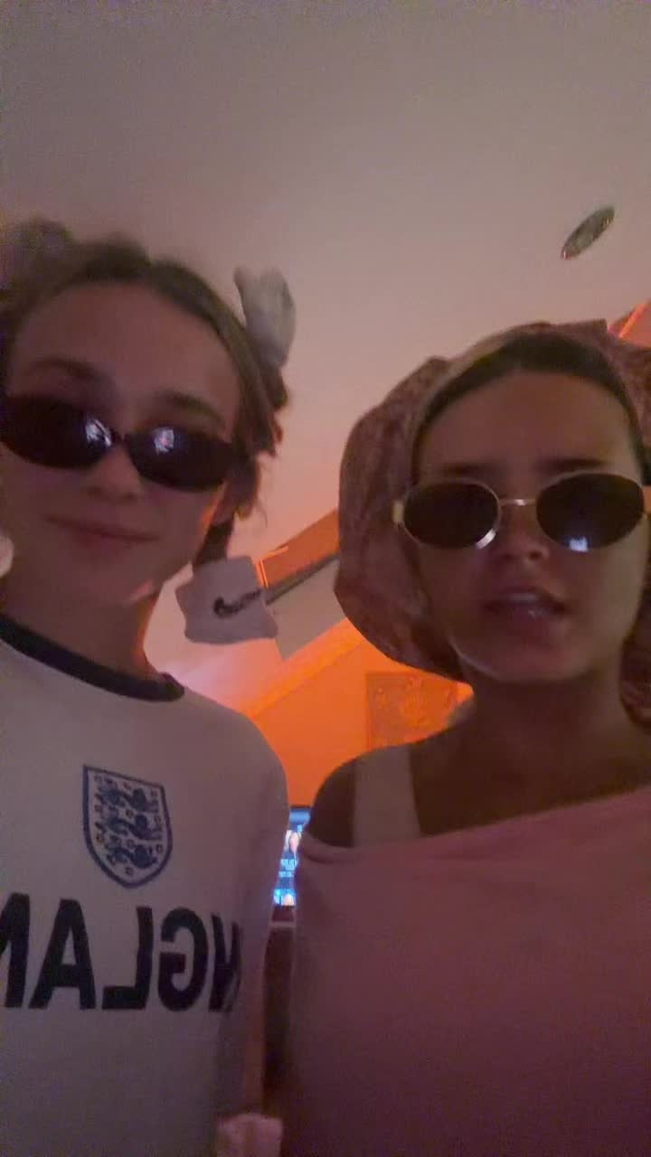 @niamhalicecorlass