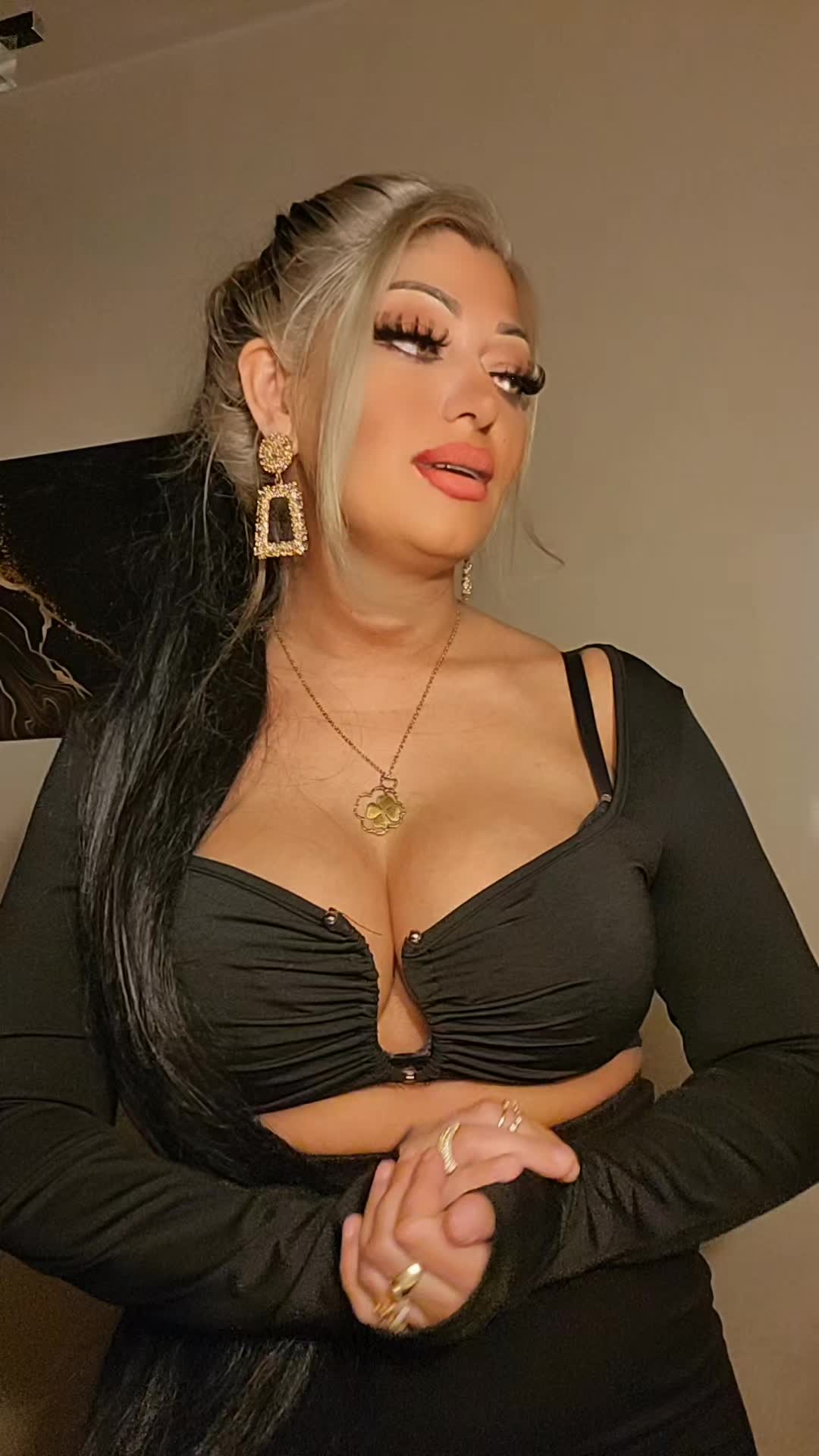 @꧁༺🌹𝒢𝒶𝒷𝓇𝒾𝑒𝓁𝒶🌹༻꧂