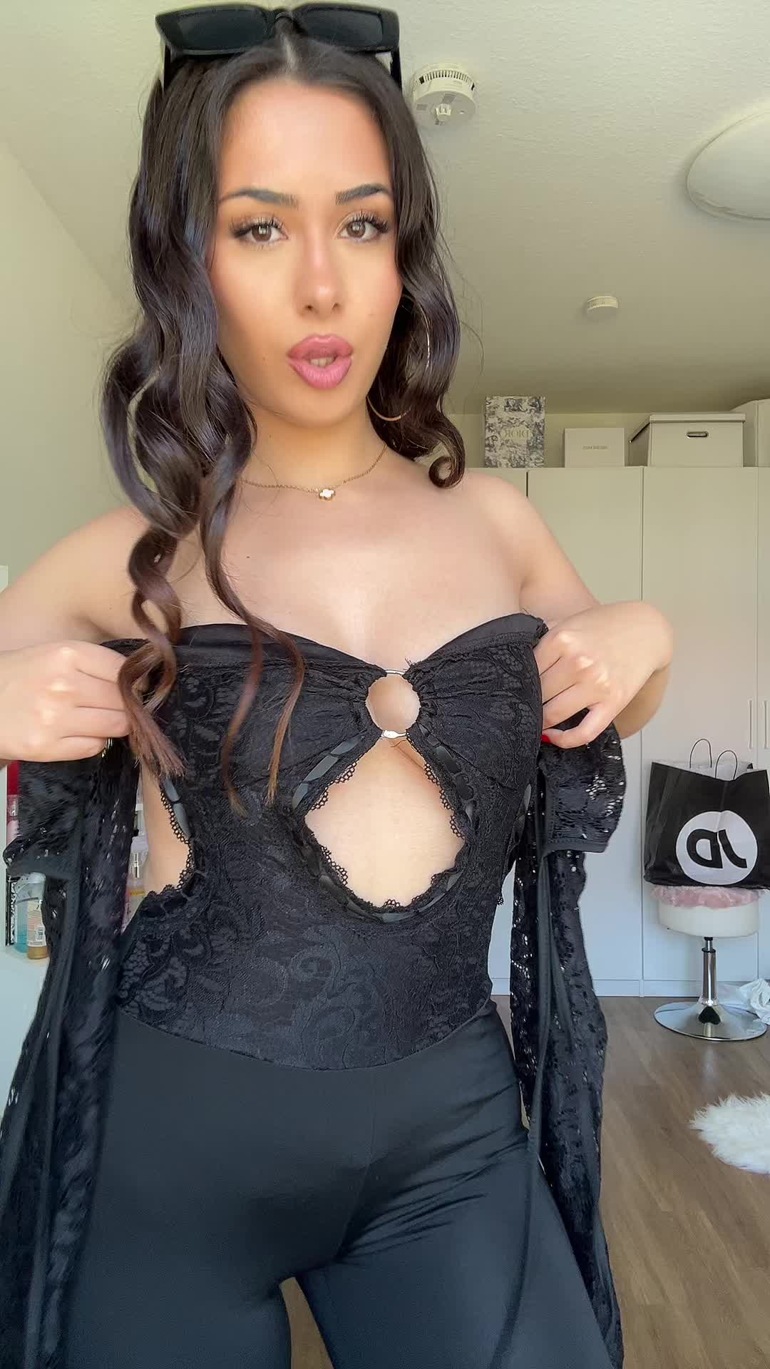 @livealejandra