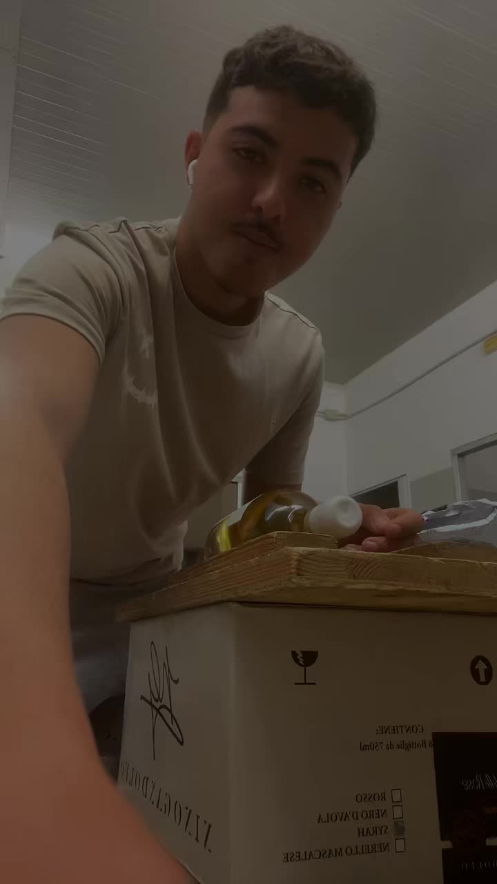 @«