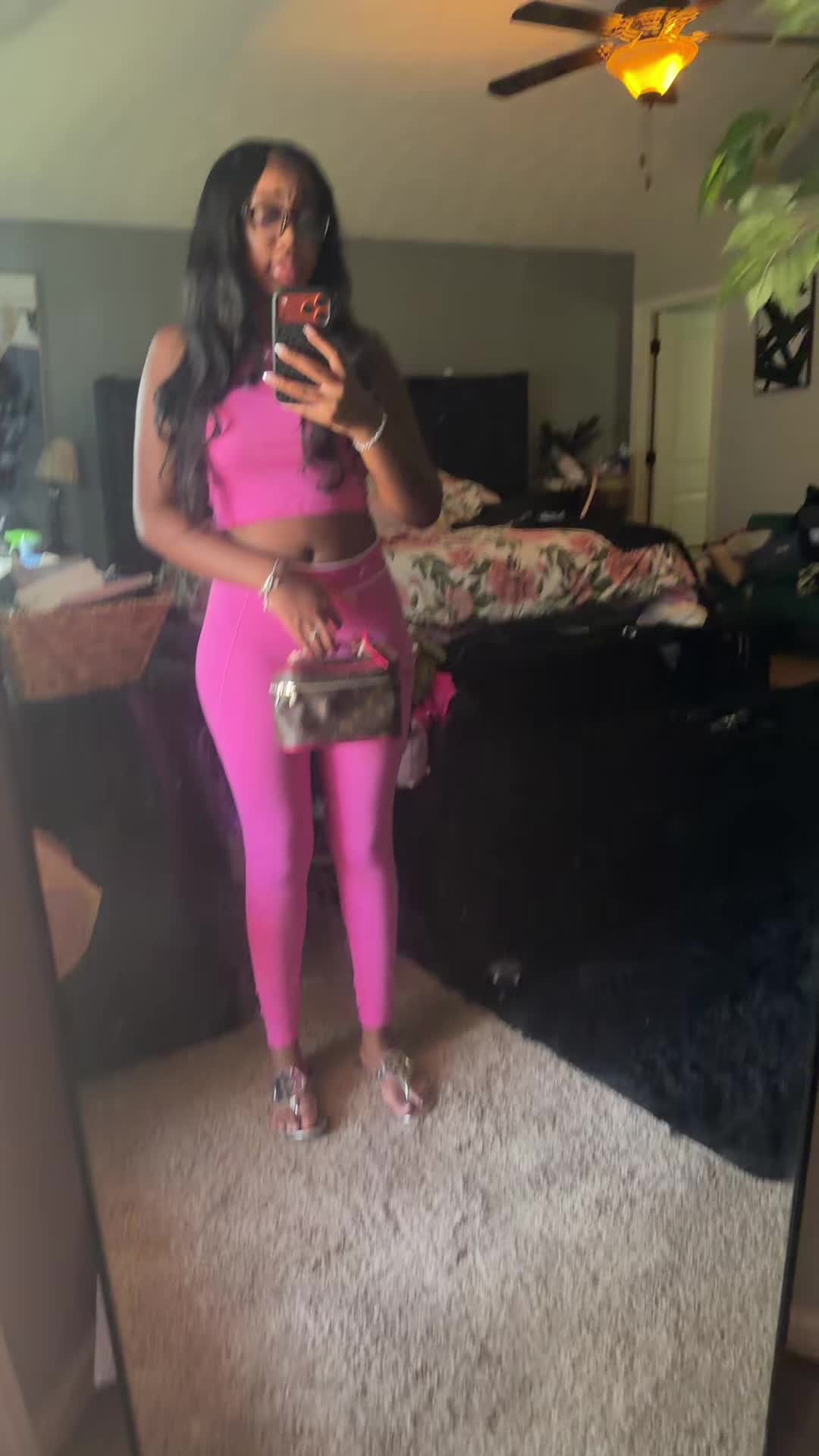 @reallyrhudedolly