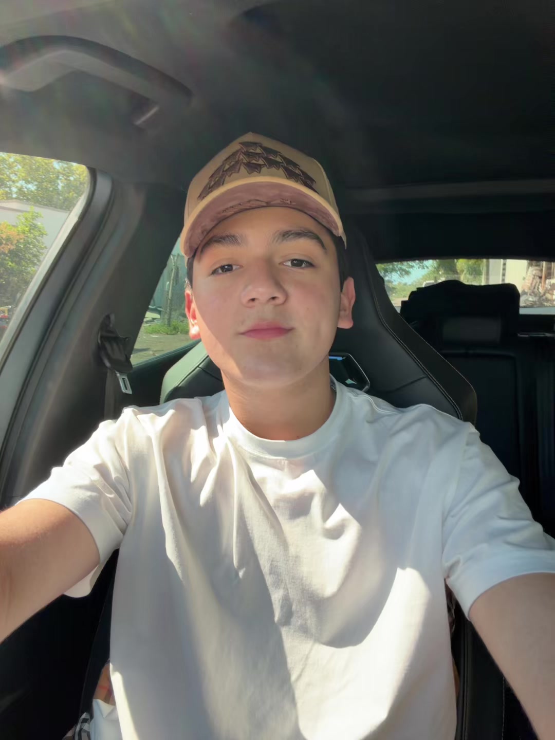 @Elpilotito