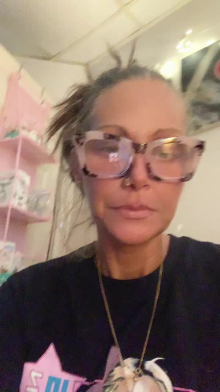 @Clickclackchiclets