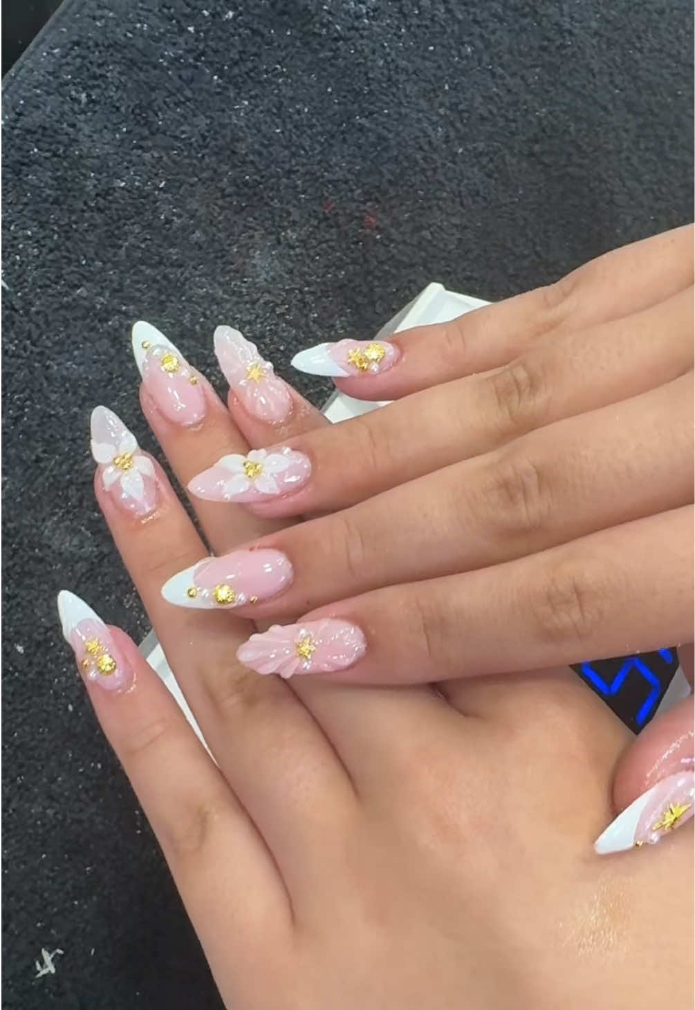 @blue sky nails del mar