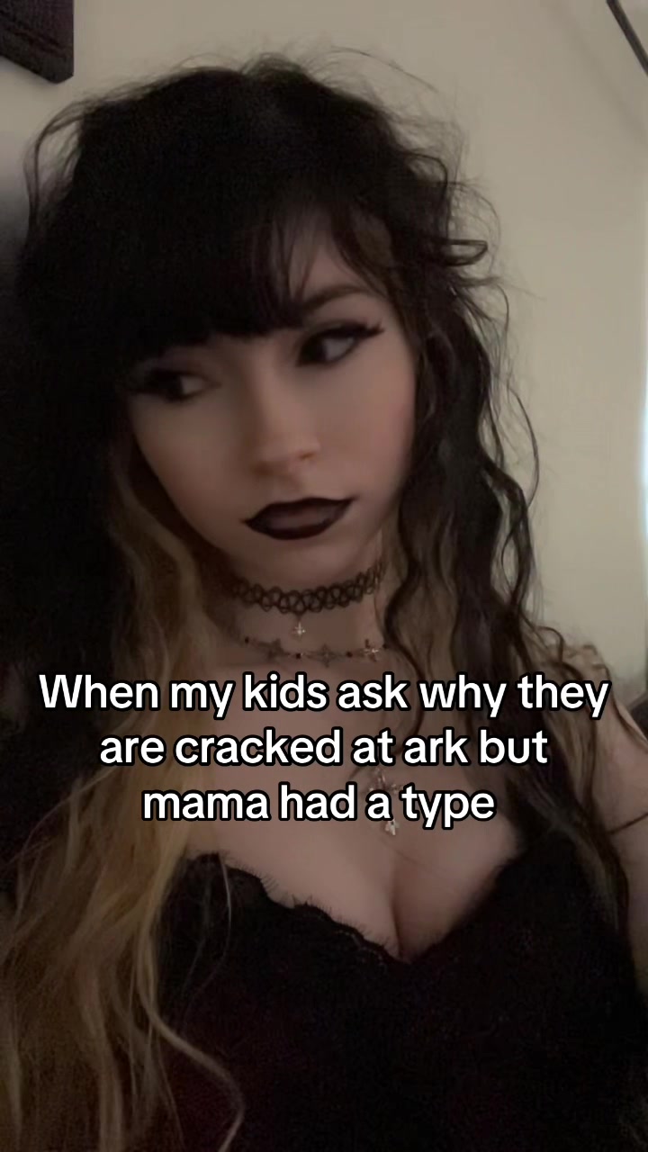 @Mae🦇