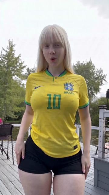 @alinaviktoria