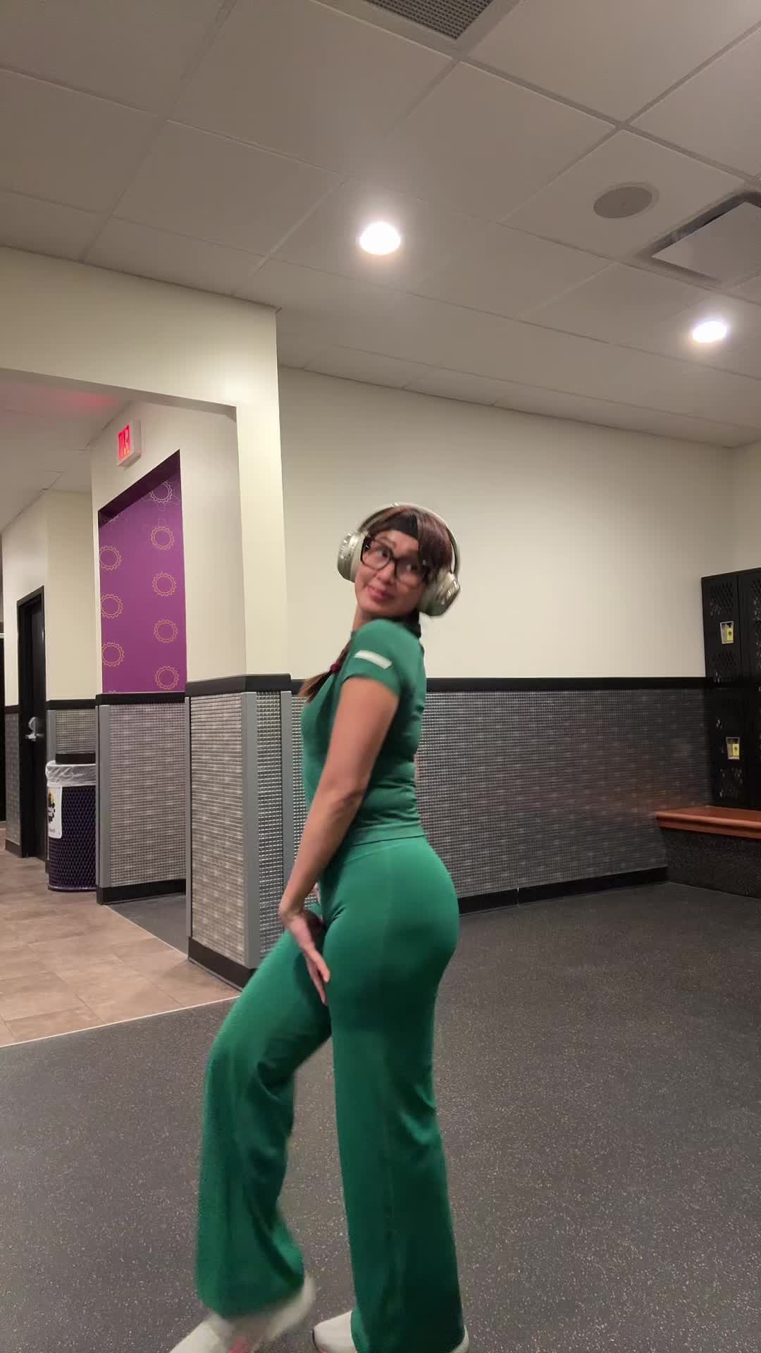 @Selfiequeen_Bella