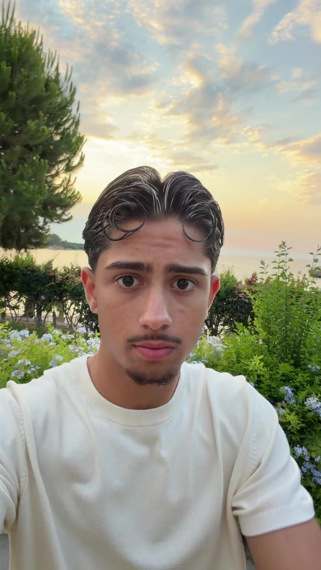 @🥥