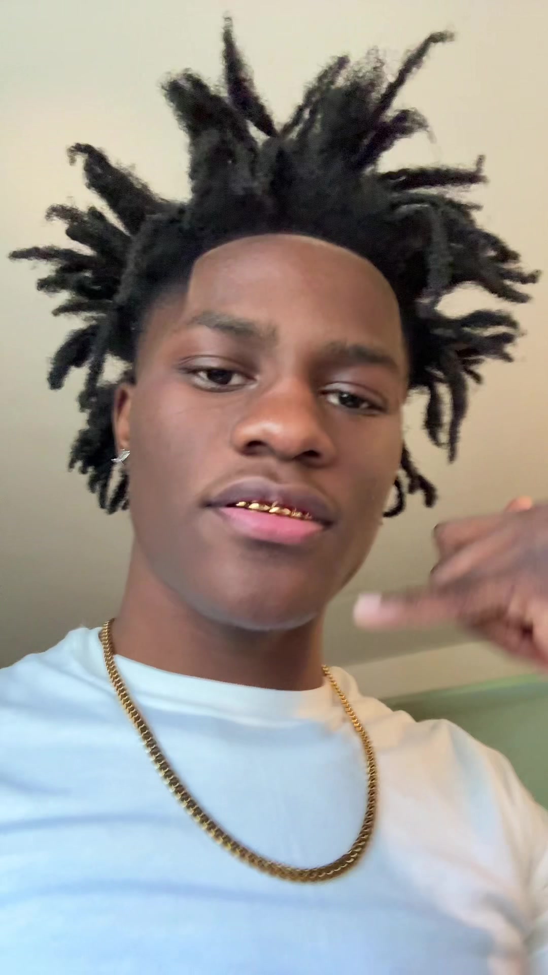 @quezyns