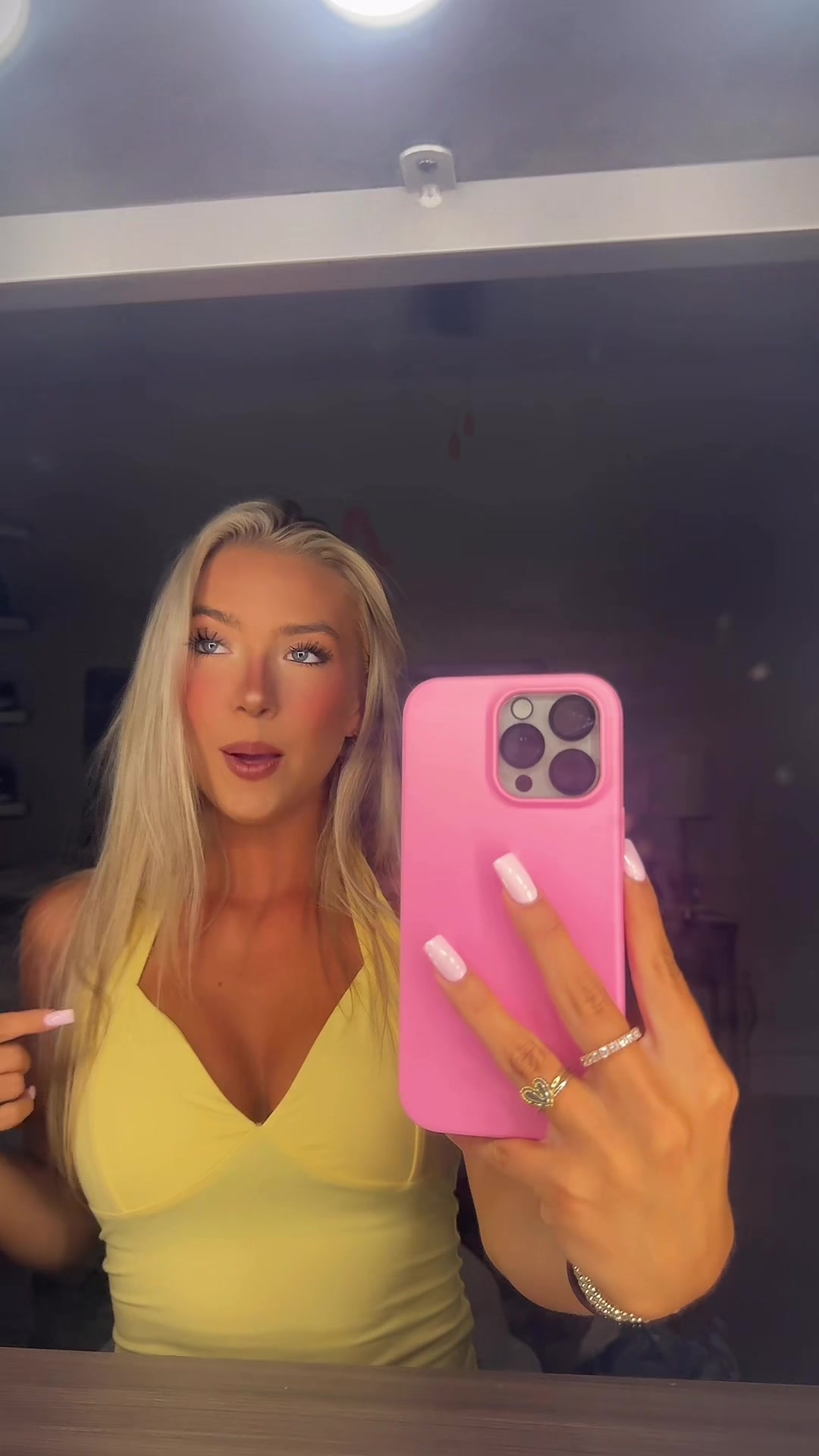 @ASH🦋