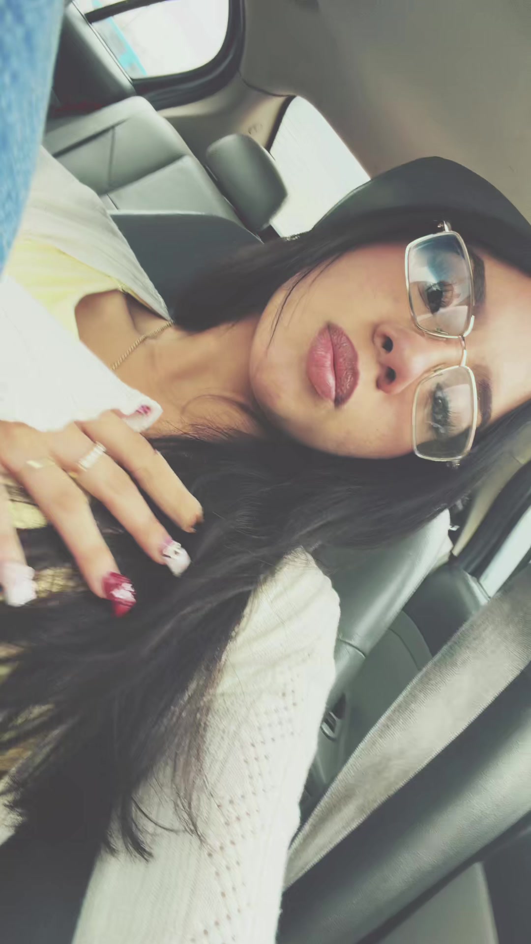 @✮