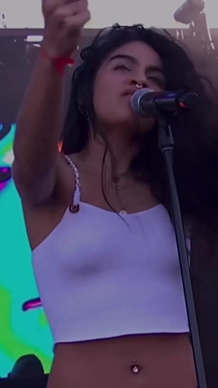 @yessieonstage