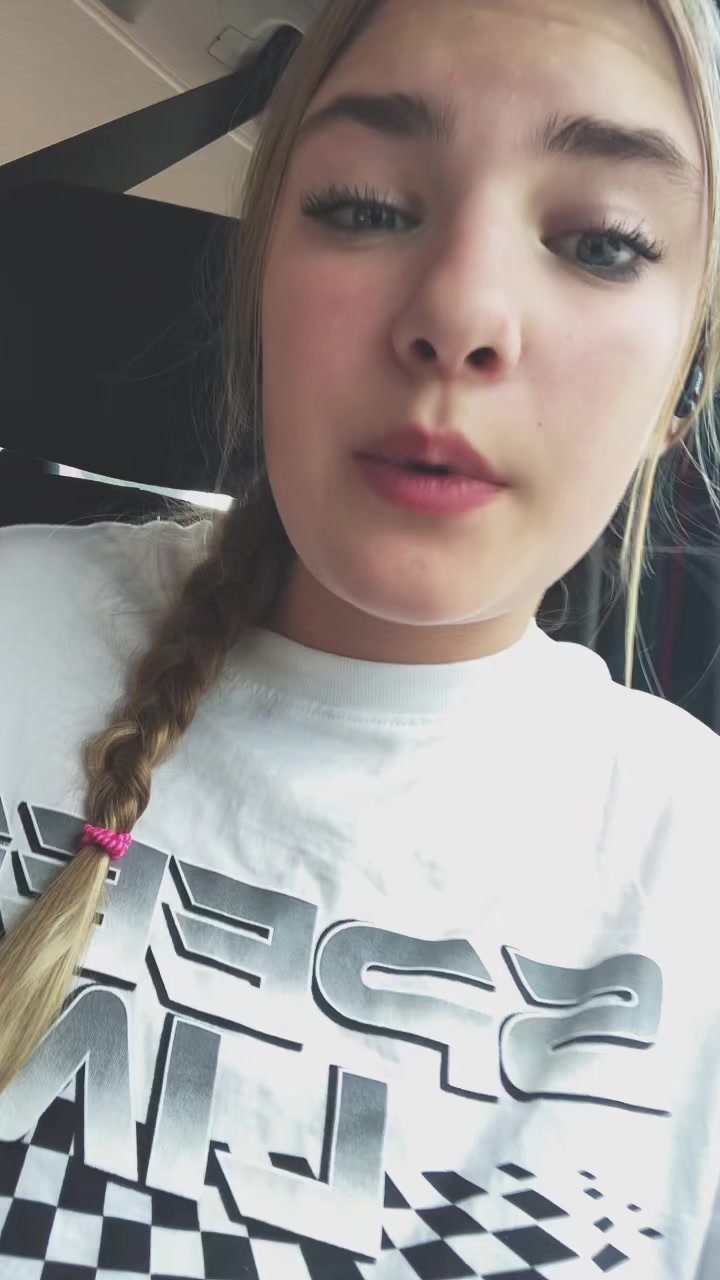 @lillyöö 🖤🤍💙