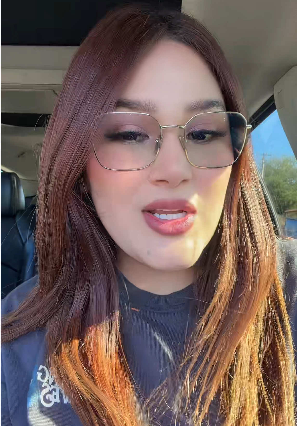 @keniaacamachoo