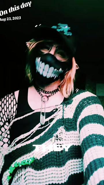 @☆ E҉C҉H҉O҉ ⛧ 🇨🇦