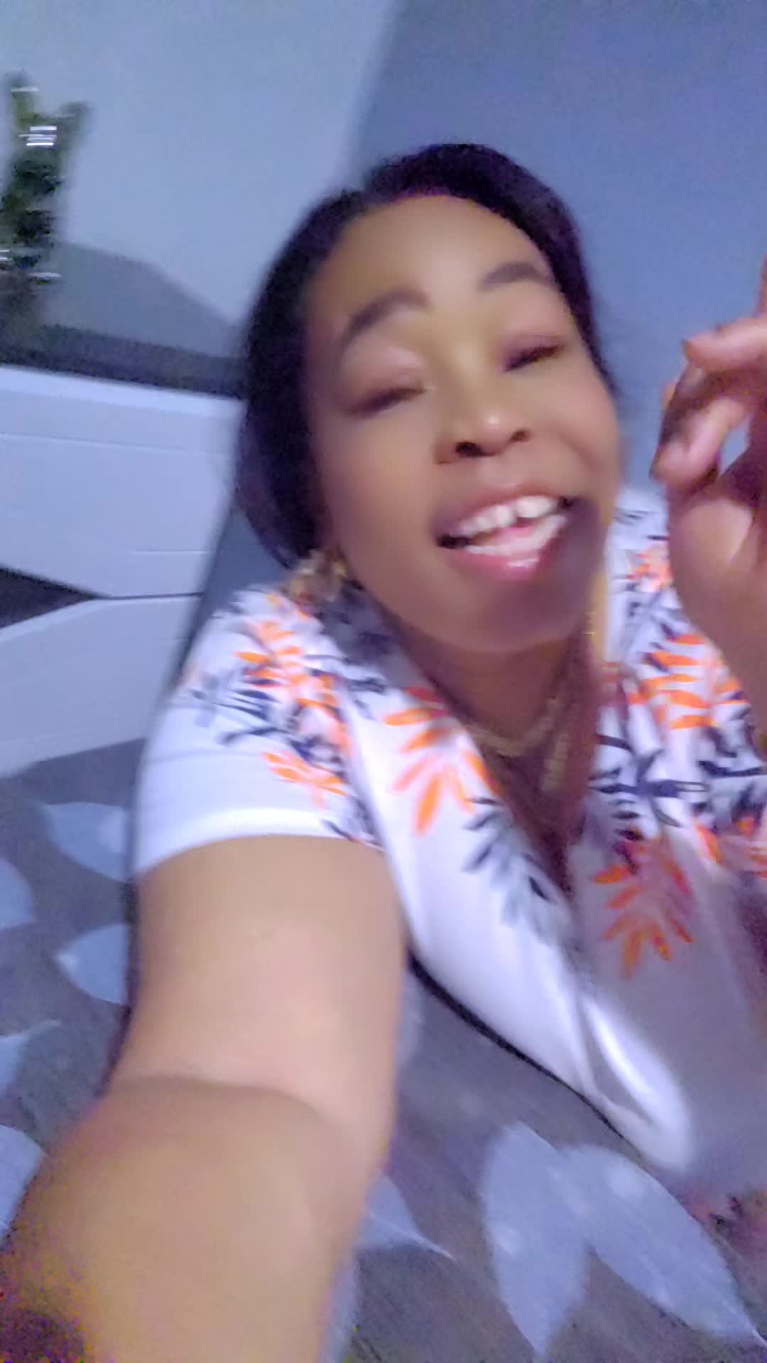 @Julia Bomongo mama ba gaulois