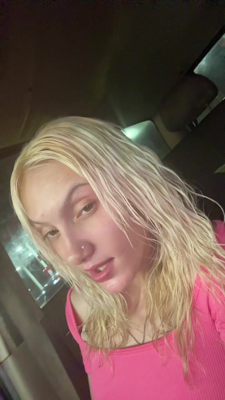 @hollywright23