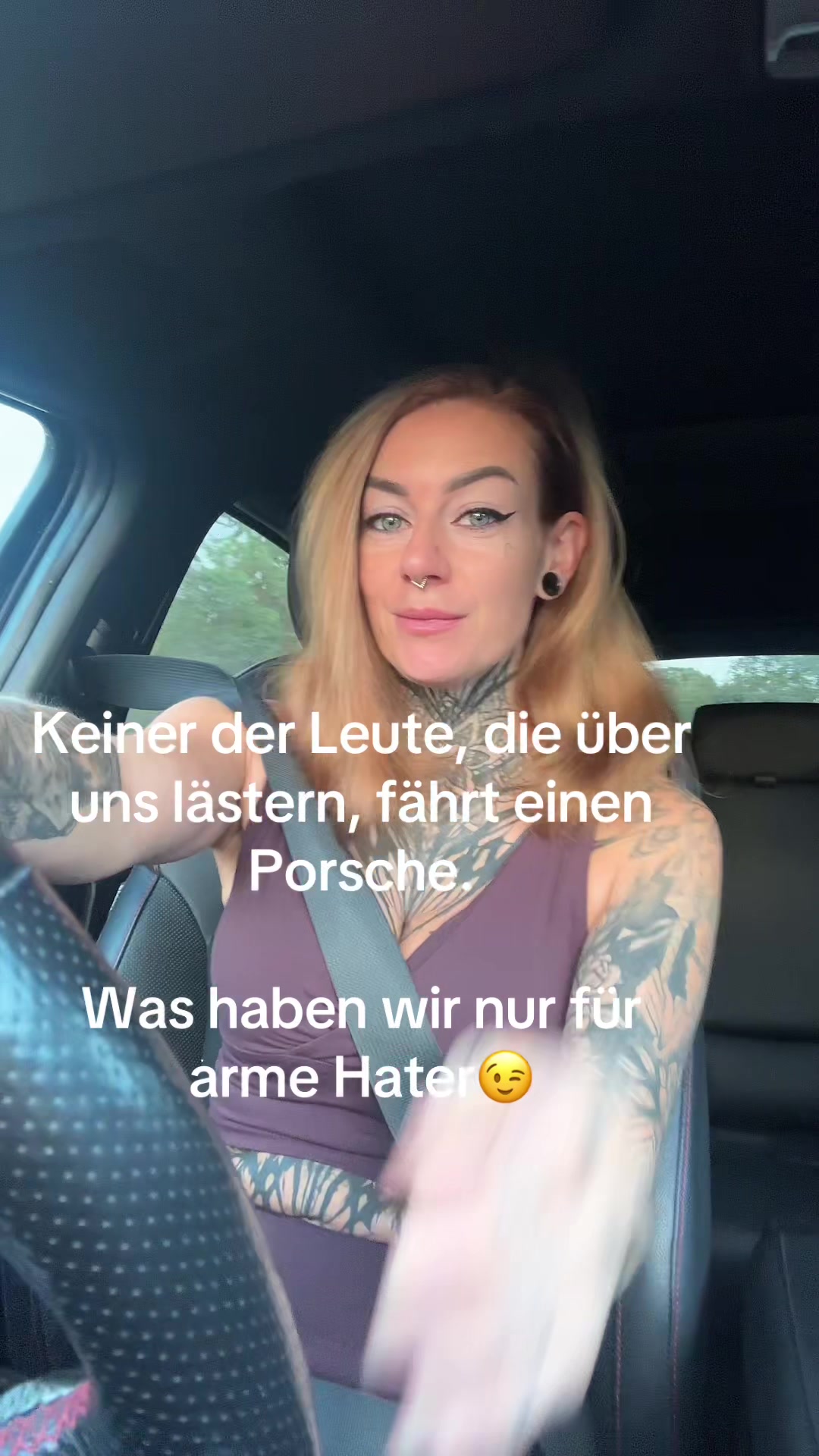 @Tätowiertes Assi-Weib
