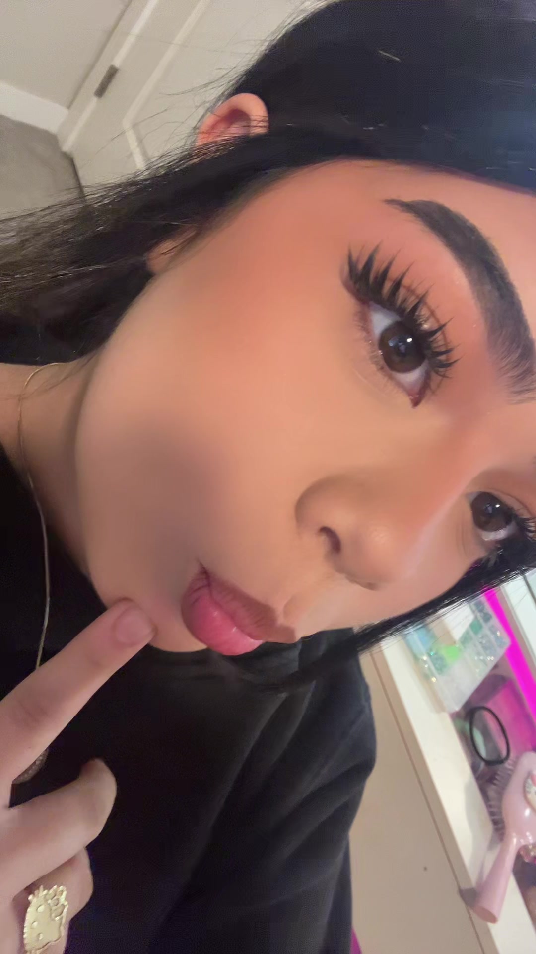 @⃟