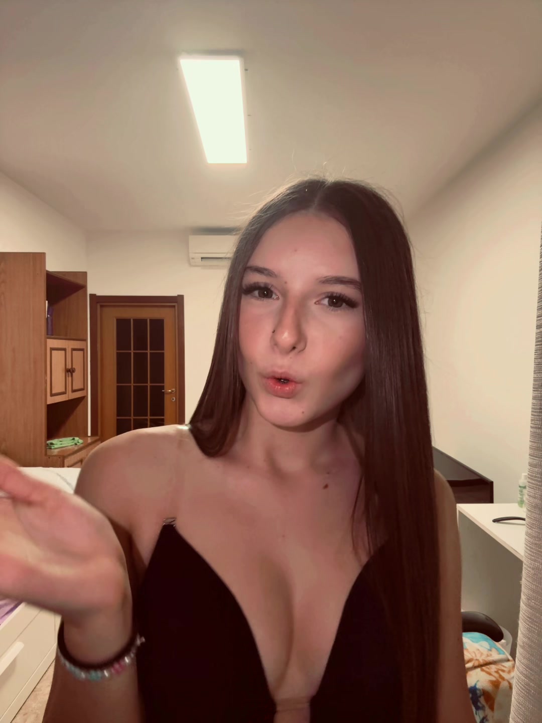 @_v.victoriaa_