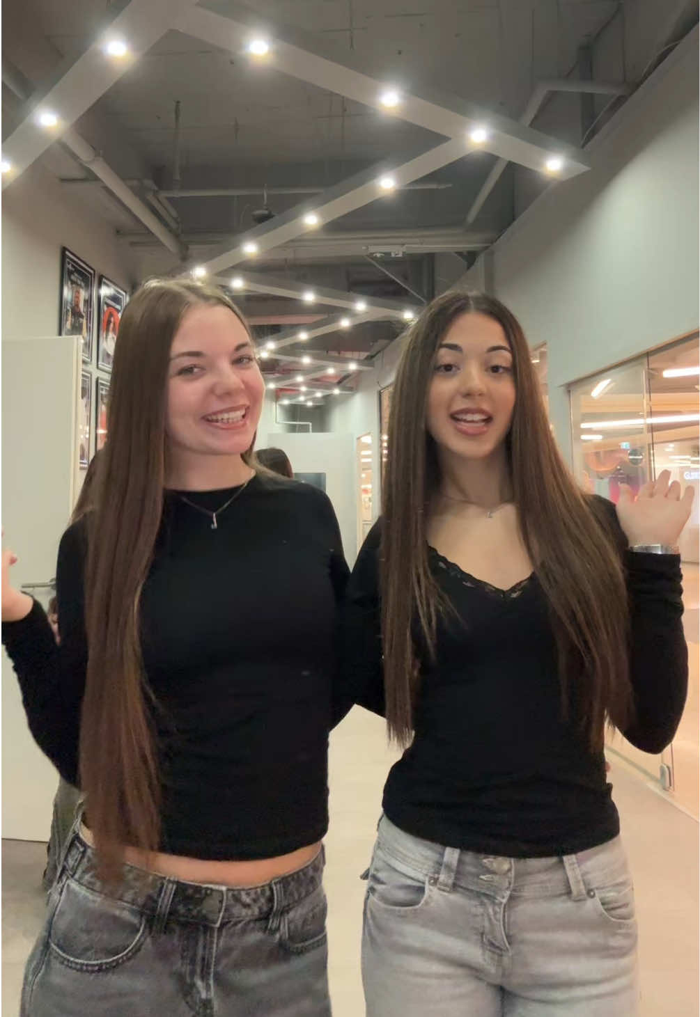 @𝐋𝐚𝐯𝐢𝐧𝐢𝐚