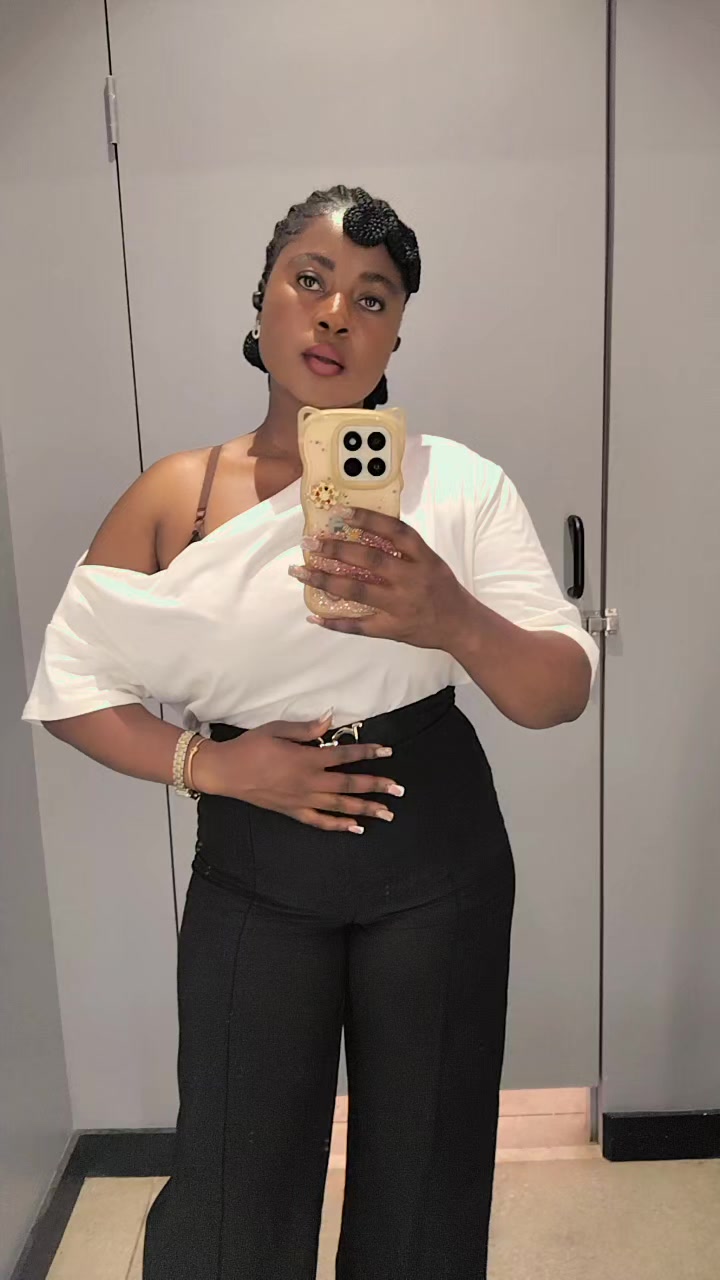@Rhulani221