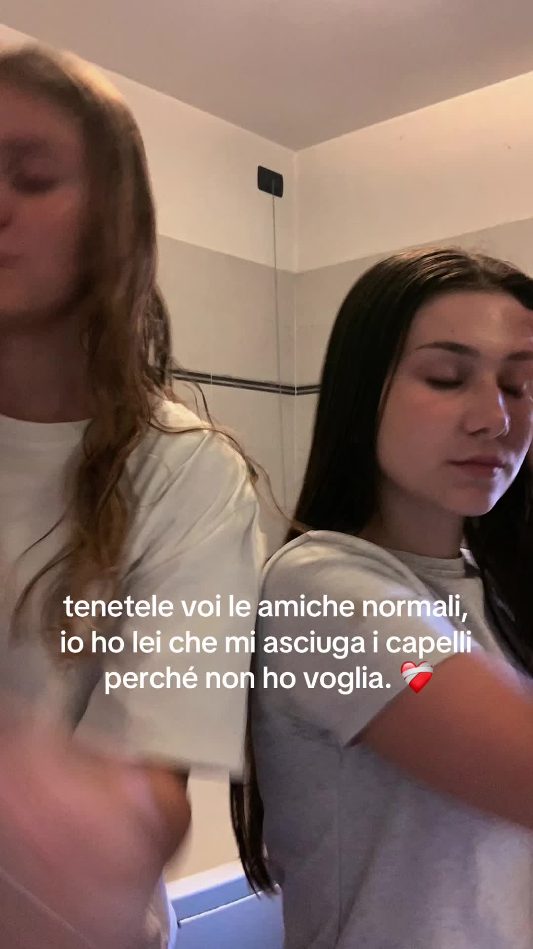 @👸🏼👸🏻