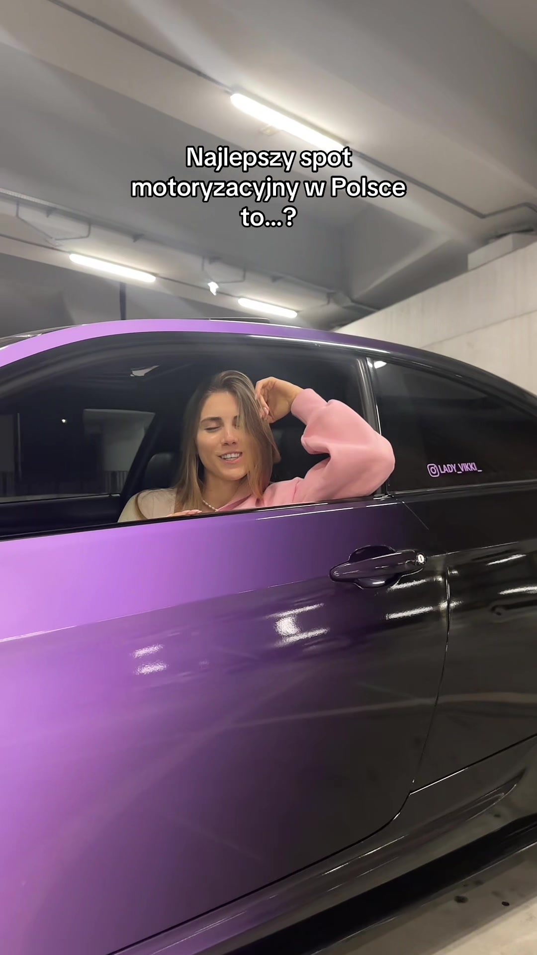 @lady_vikki_