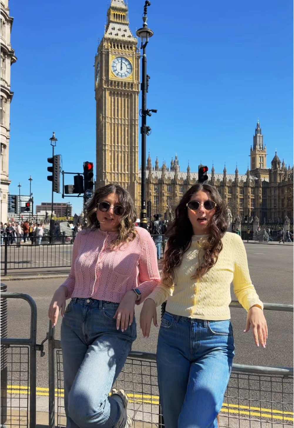 @Yllza