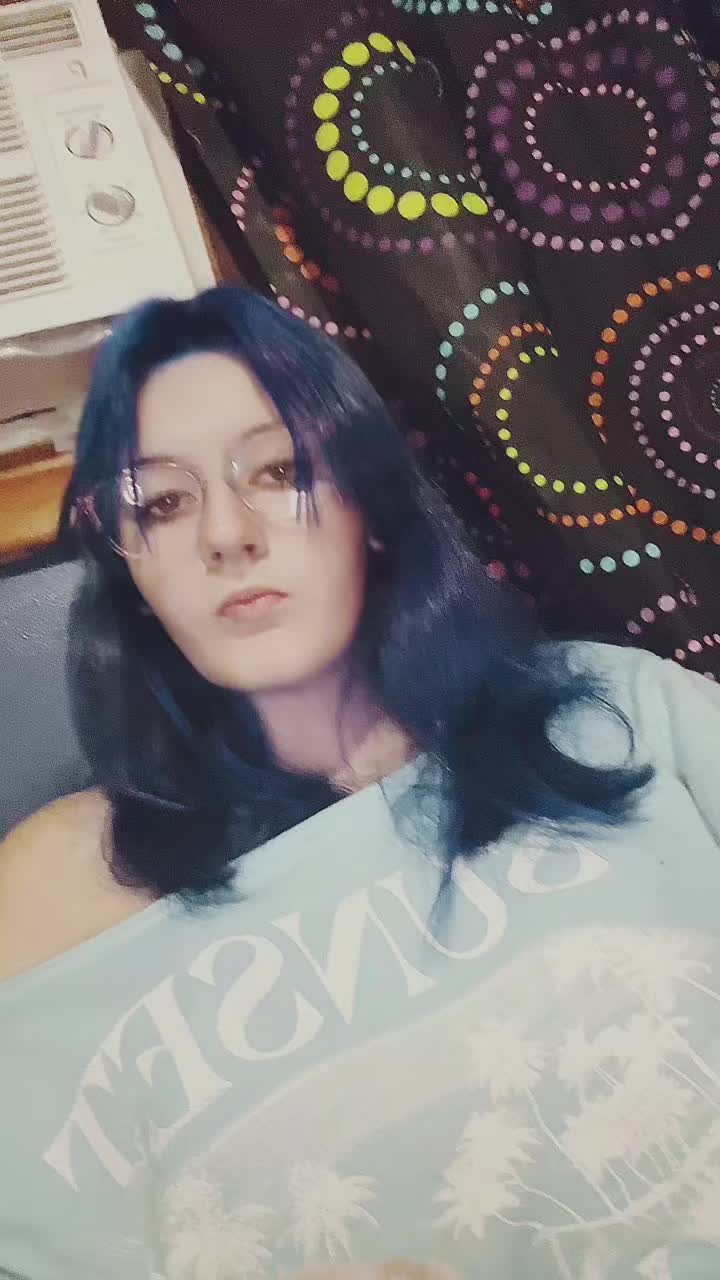 @Serenity ‧₊˚🖇️✩ ₊˚🎧⊹♡