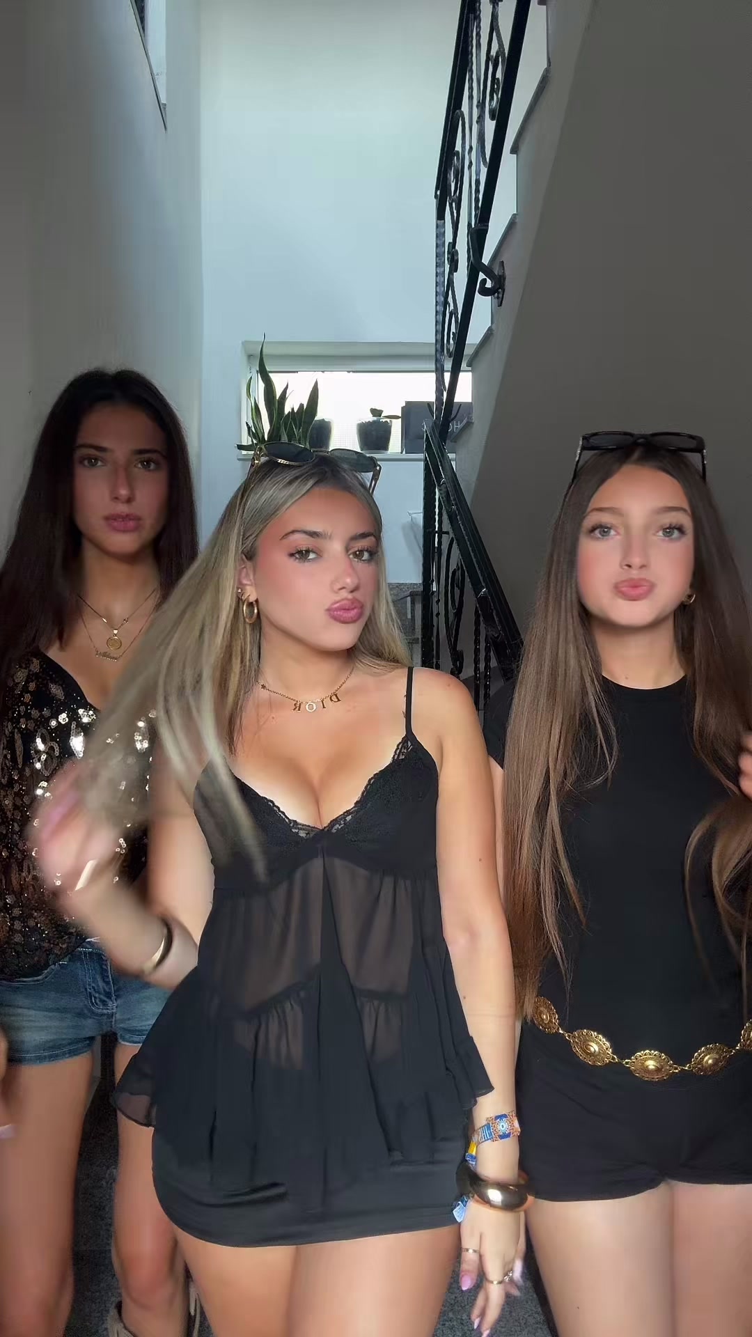 @anika