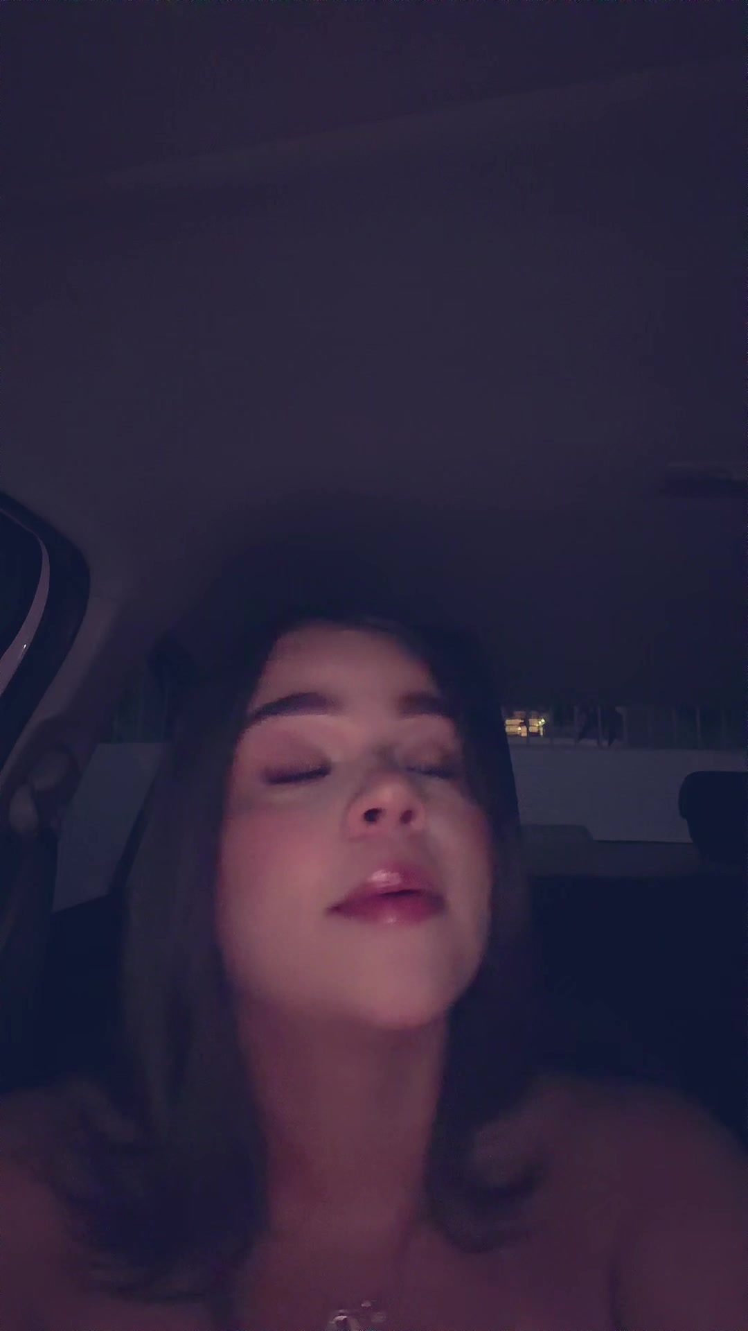 @Ashley Vi&ntilde;als