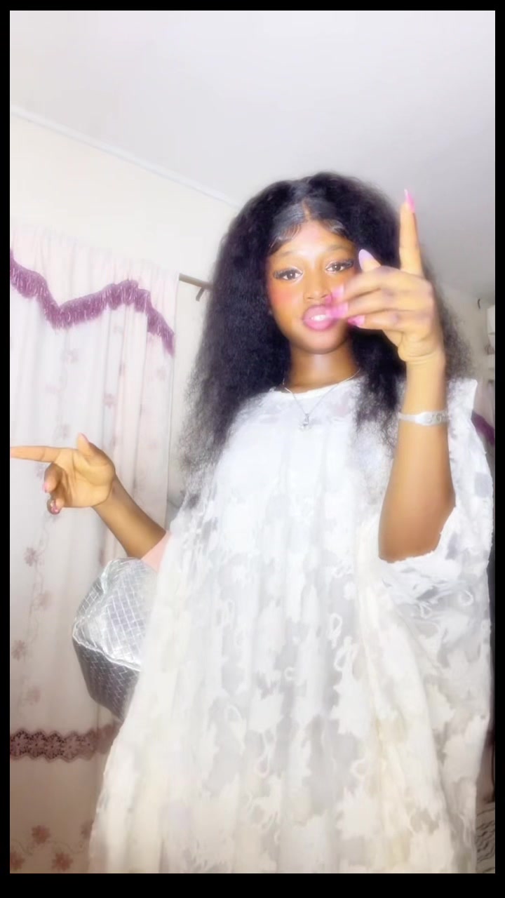 @F👸