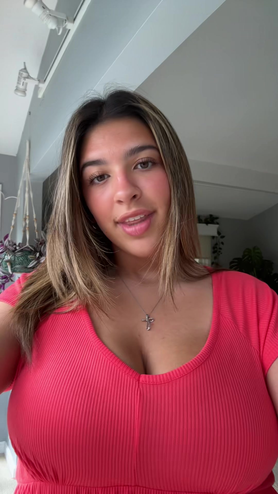 @lolavelezz
