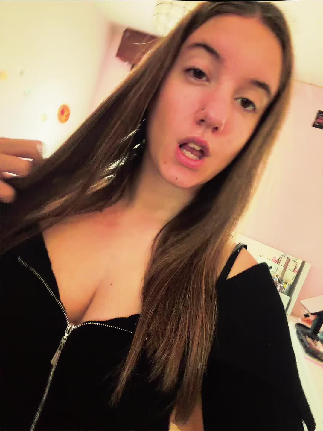 @🦈