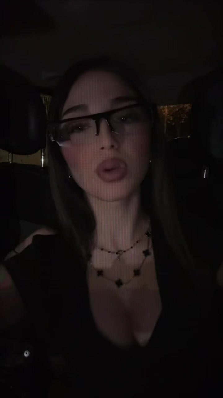 @Laura🪽