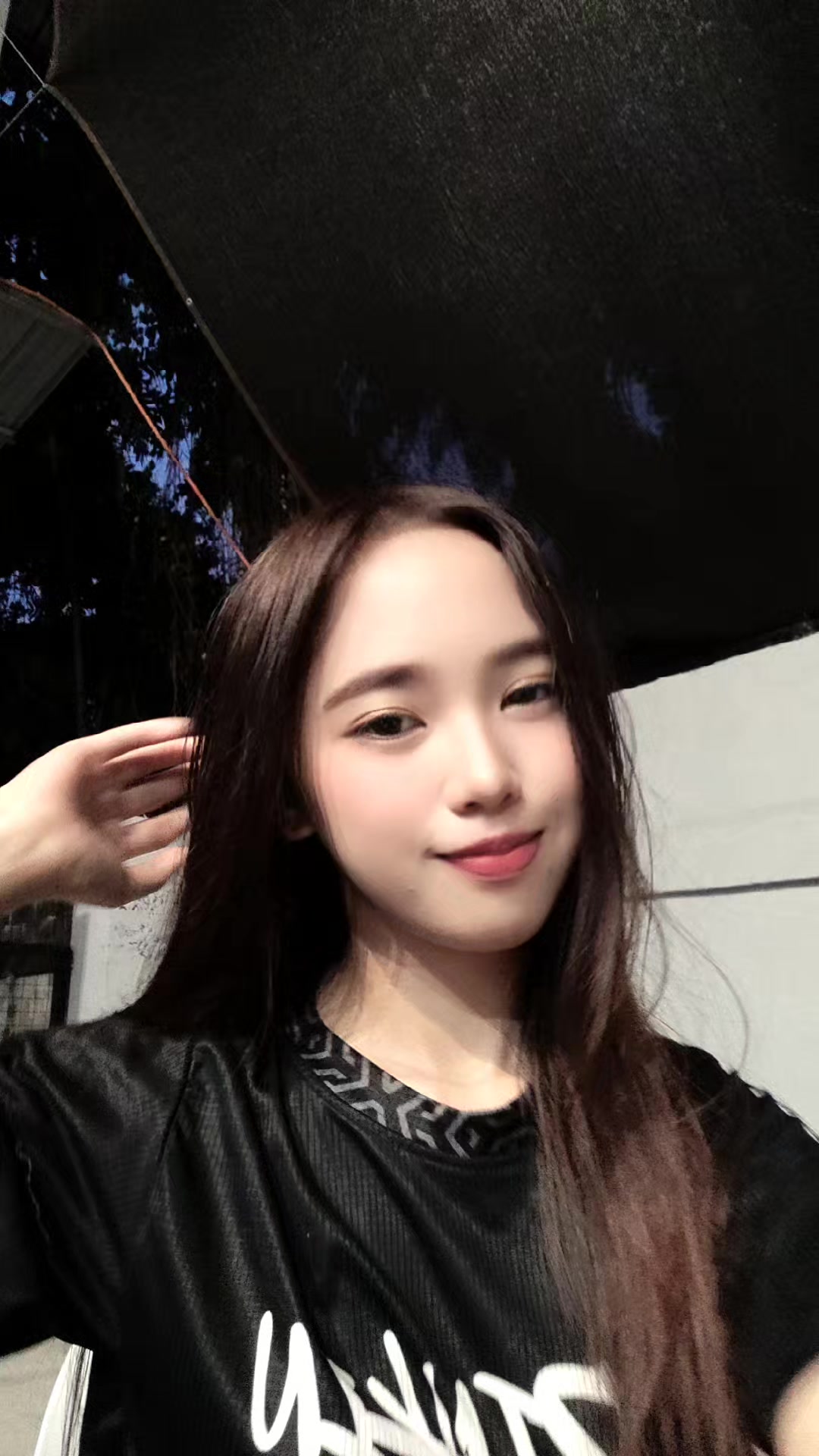 @Loraine