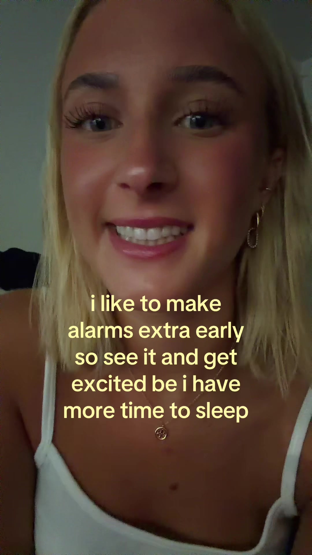 @theelliebarker