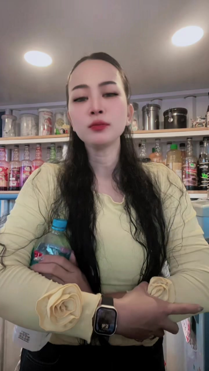 @Yada Phelng🎀💄🦩