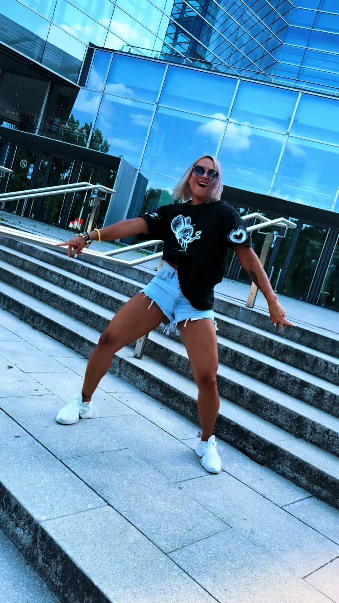 @Mari Корыстная Особа😜
