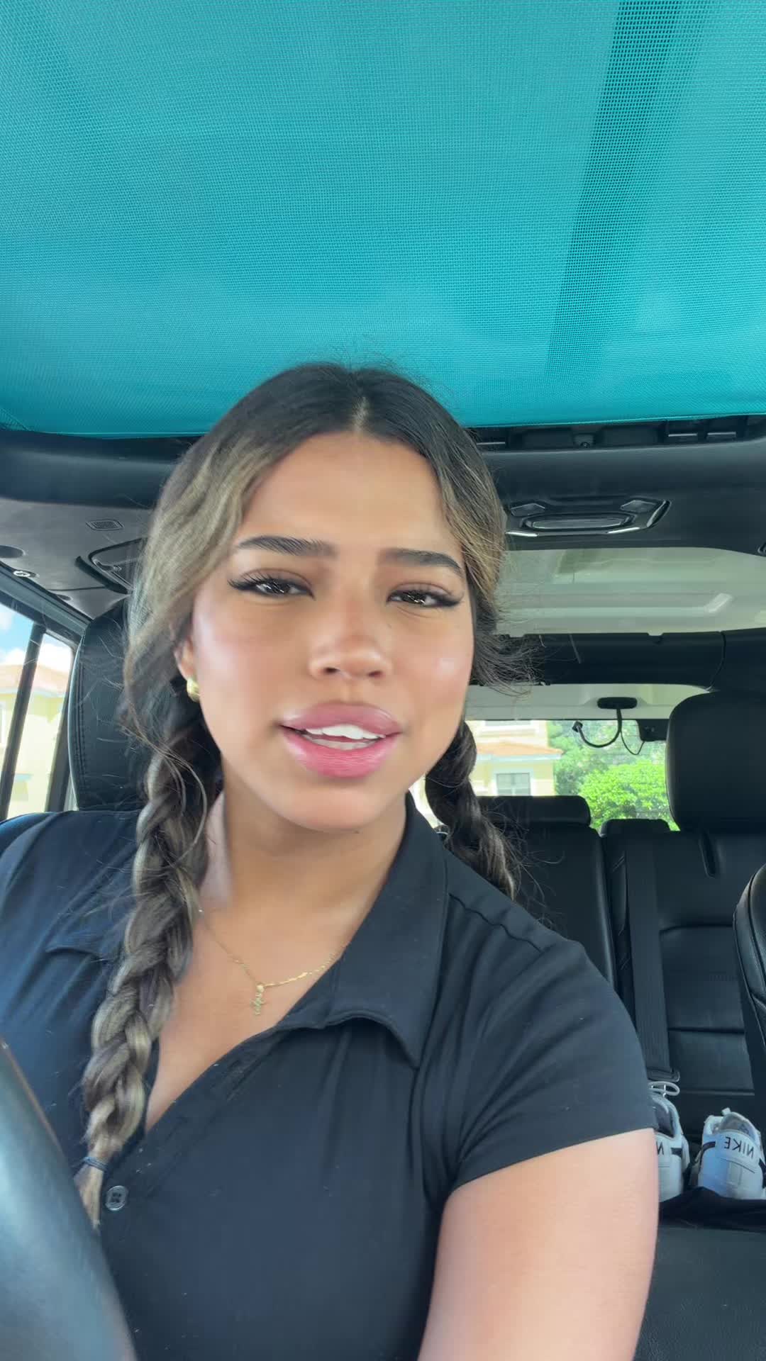 @daniela