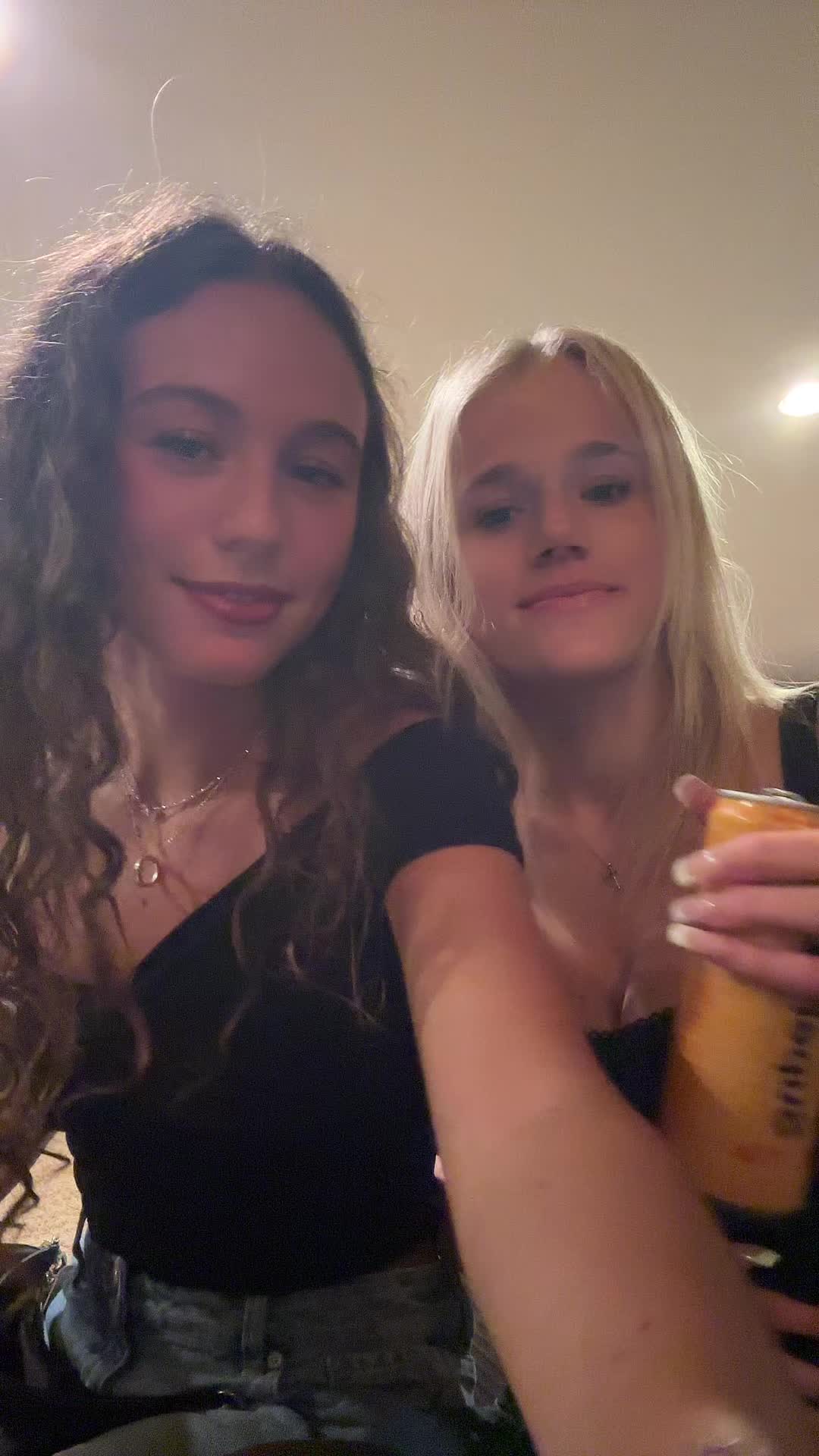 @🥂va