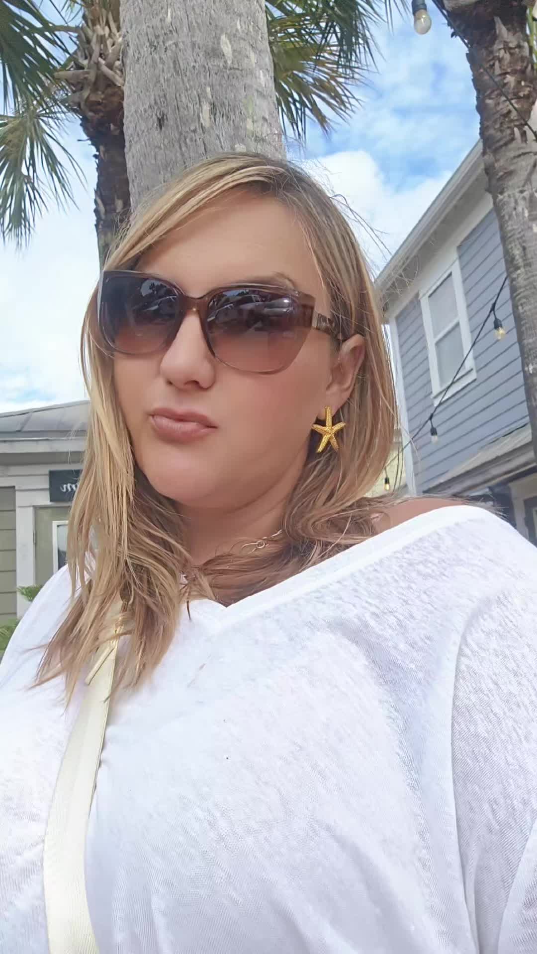 @AshleyChalet