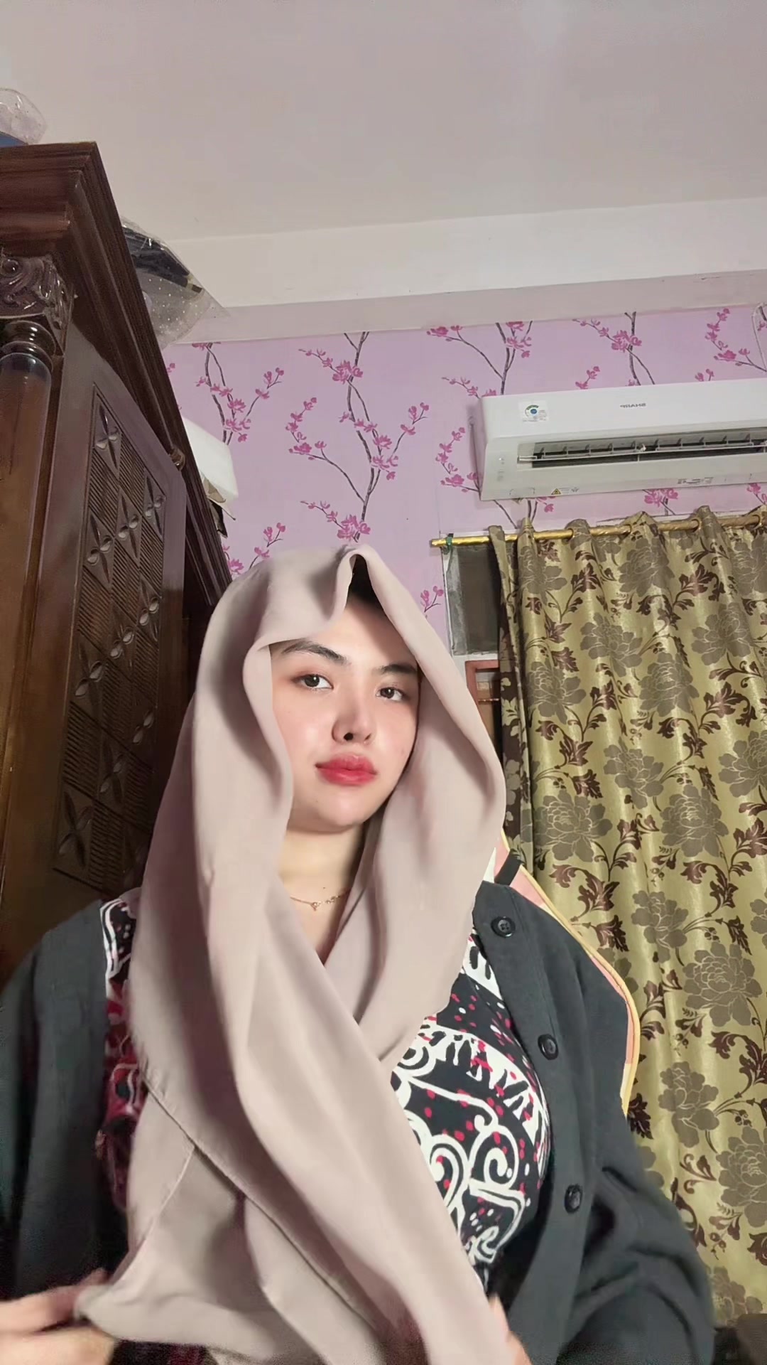 @Nadyavittt