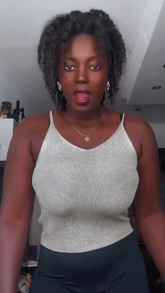 @Uncandia Badjuda Rica👸🏾🦋
