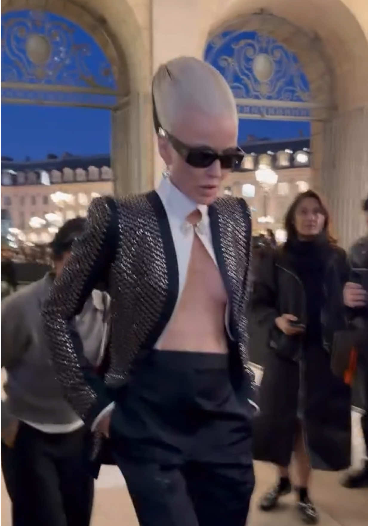 @Daphne Guinness