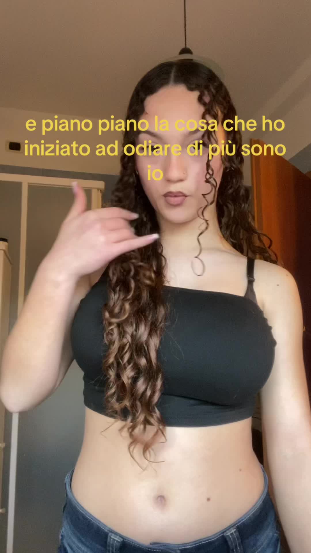 @𖣂