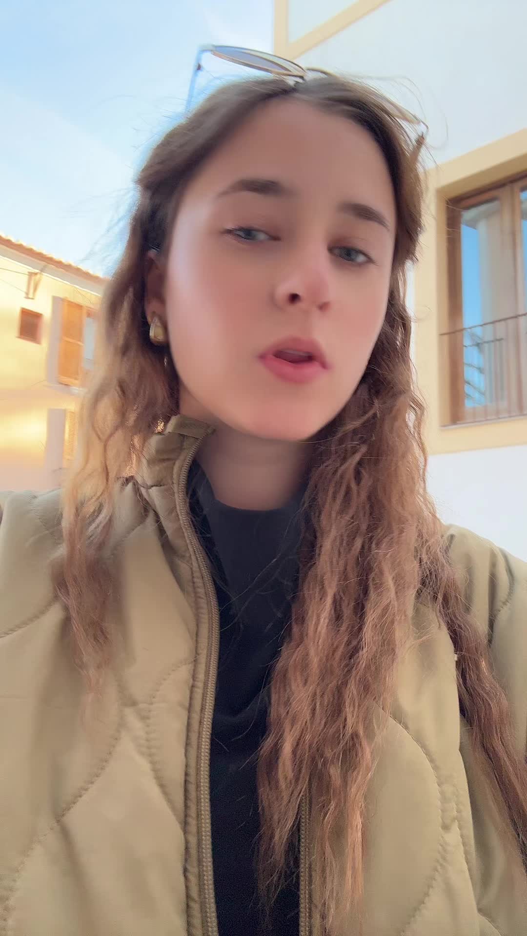 @𝙴